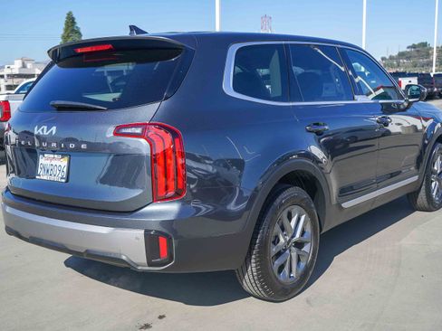 Used 2024 Kia Telluride LX image 9