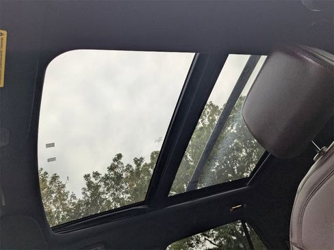 Used 2024 Ford Expedition Limited image 21