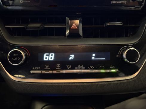 Used 2022 Toyota Corolla LE image 26