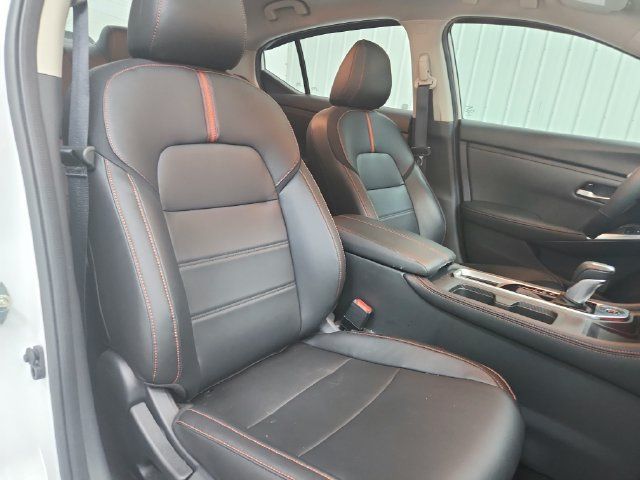 Used 2025 Nissan Sentra SR w/ SR Premium Package FWD image 40