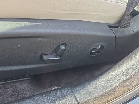 Used 2018 Chrysler 300 Touring w/ Sport Appearance Package image 16