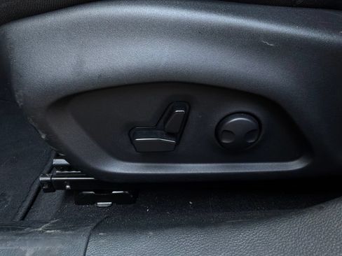 Used 2025 Jeep Compass Limited AWD/4WD image 11
