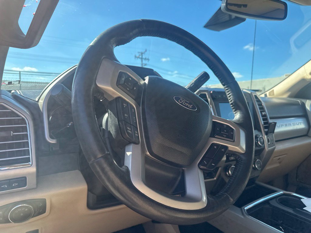 Used 2017 Ford F250 Lariat w/ Lariat Ultimate Package AWD/4WD image 16