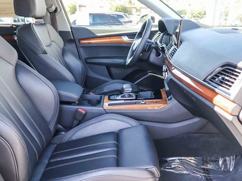 Certified 2023 Audi Q5 2.0T Premium Plus w/ Premium Plus Package AWD/4WD image 18