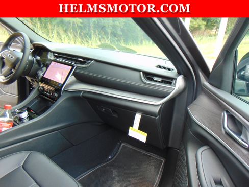 Certified 2024 Jeep Grand Cherokee L Limited w/ Luxury Tech Group II image 38