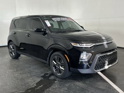 Used 2020 Kia Soul EX image 3