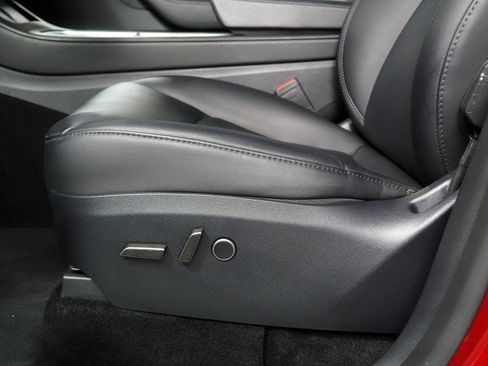 Used 2024 Tesla Model Y Long Range AWD/4WD image 59