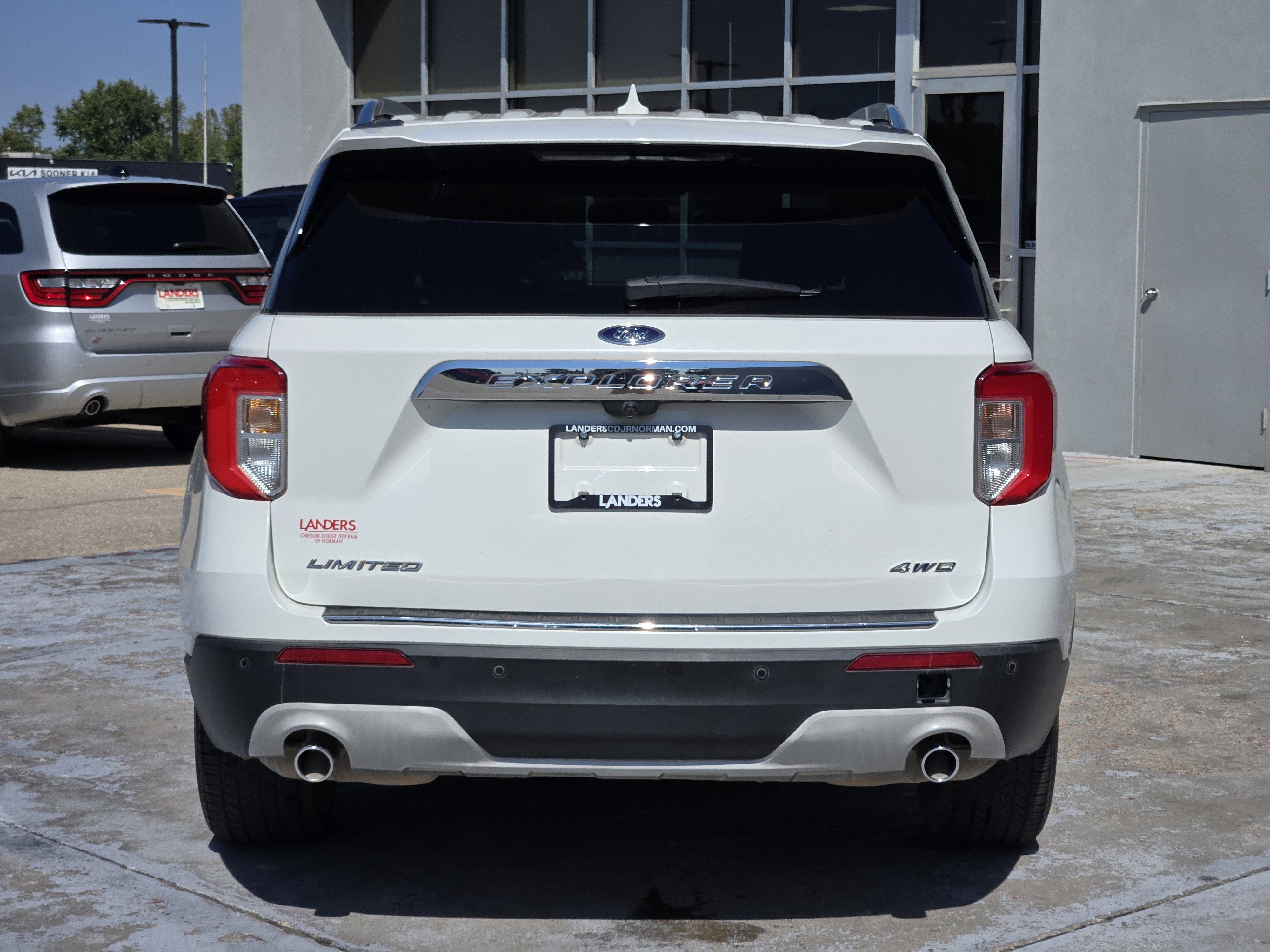 Used 2021 Ford Explorer Limited w/ Equipment Group 301A AWD/4WD image 7