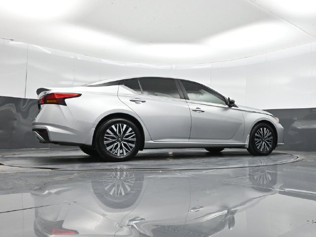 Used 2023 Nissan Altima 2.5 SV w/ SV Premium Package FWD image 49