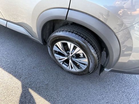 Used 2021 Nissan Rogue SV image 22