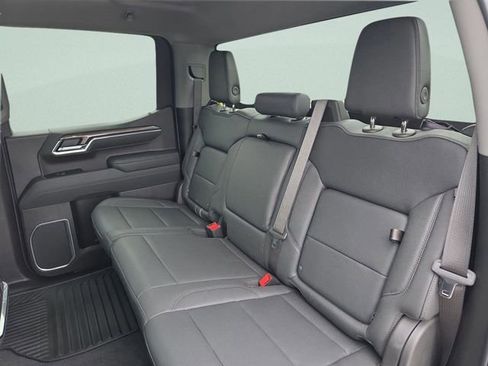 Used 2025 Chevrolet Silverado 1500 LTZ AWD/4WD image 17