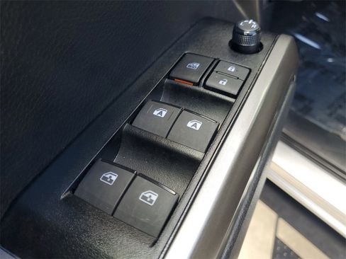 Used 2023 Toyota Tacoma SR5 w/ Technology Package image 17