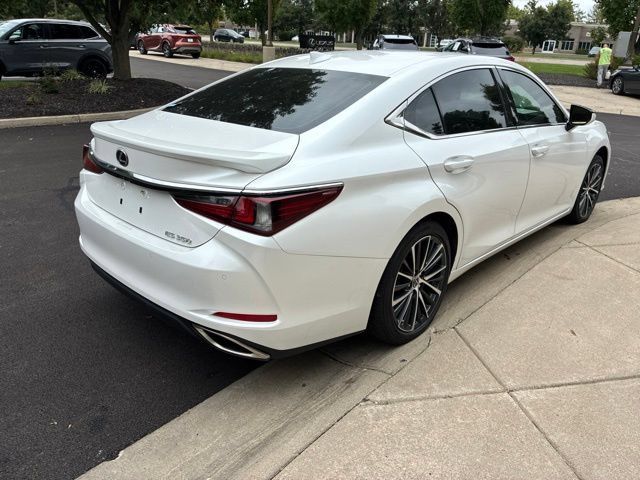 Used 2024 Lexus ES 350 w/ Premium Package FWD image 8