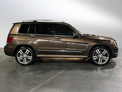 Used 2014 Mercedes-Benz GLK 350 4MATIC image 2
