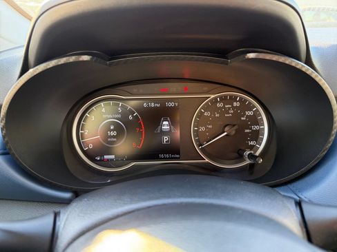 Used 2025 Nissan Versa SV FWD image 38