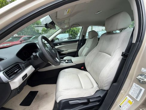Used 2018 Honda Accord LX image 16