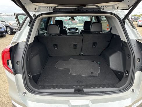 Used 2022 GMC Terrain SLT w/ Infotainment Package II AWD/4WD image 15