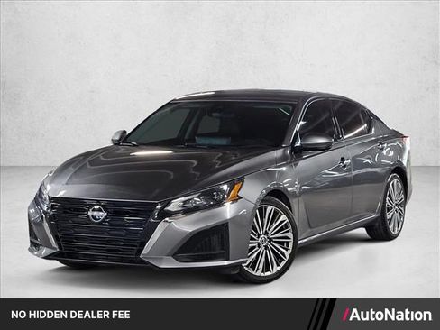 Used 2023 Nissan Altima 2.5 SL FWD image 1