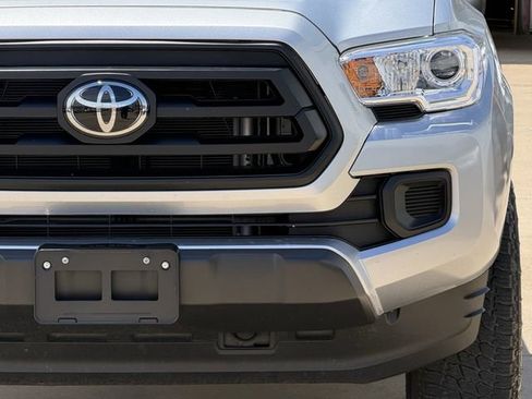 Used 2023 Toyota Tacoma SR AWD/4WD image 9