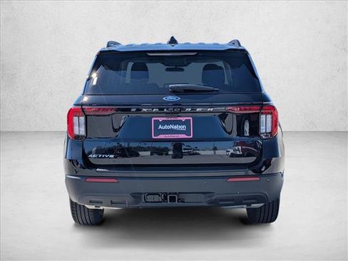 New 2026 Ford Explorer Active RWD image 8