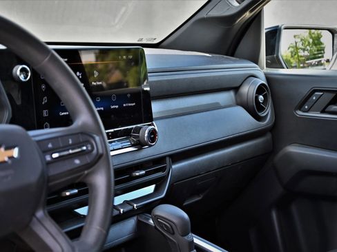 Used 2024 Chevrolet Colorado W/T w/ Safety Package image 17