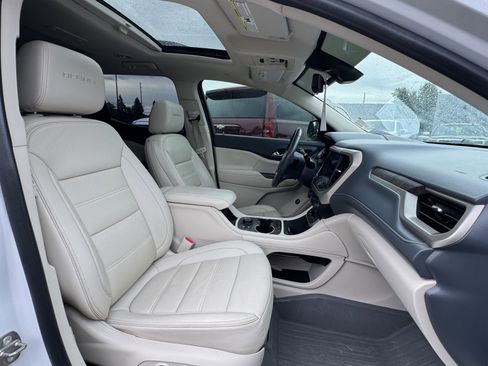 Used 2021 GMC Acadia Denali w/ Denali Ultimate Package image 8