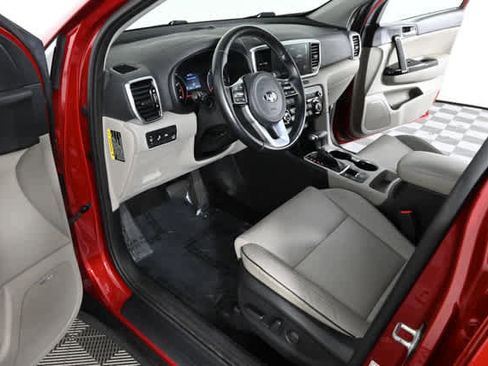 Used 2021 Kia Sportage EX w/ EX Technology Package image 19