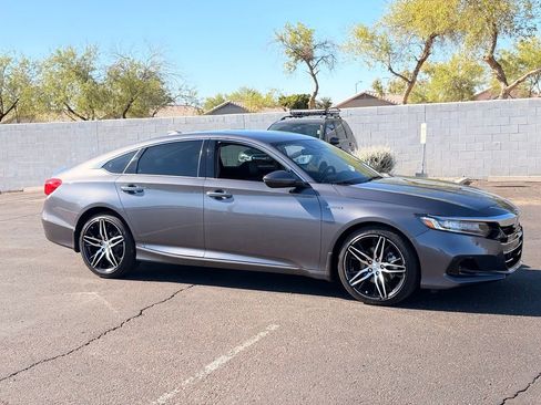 Used 2022 Honda Accord Touring image 6