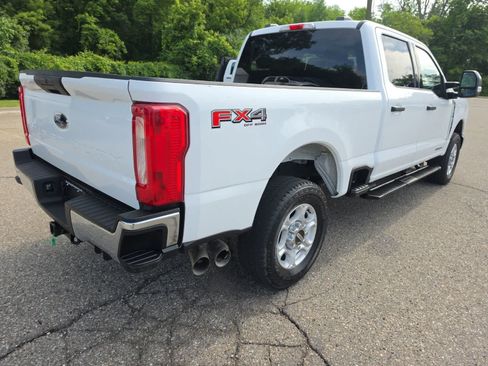 Used 2025 Ford F250 XLT w/ FX4 Off-Road Package AWD/4WD image 7