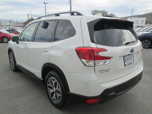 Used 2022 Subaru Forester Premium AWD/4WD image 4