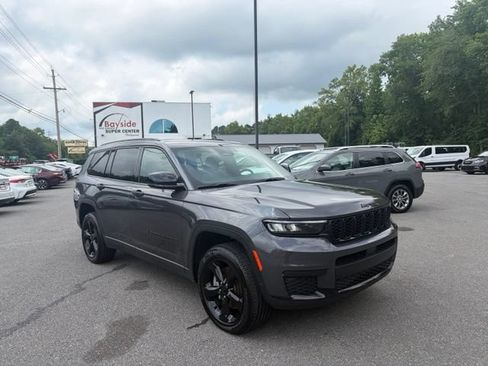 Used 2025 Jeep Grand Cherokee L Altitude RWD image 26