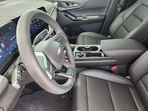 New 2026 Chevrolet Equinox LT w/ Convenience Package II FWD image 9