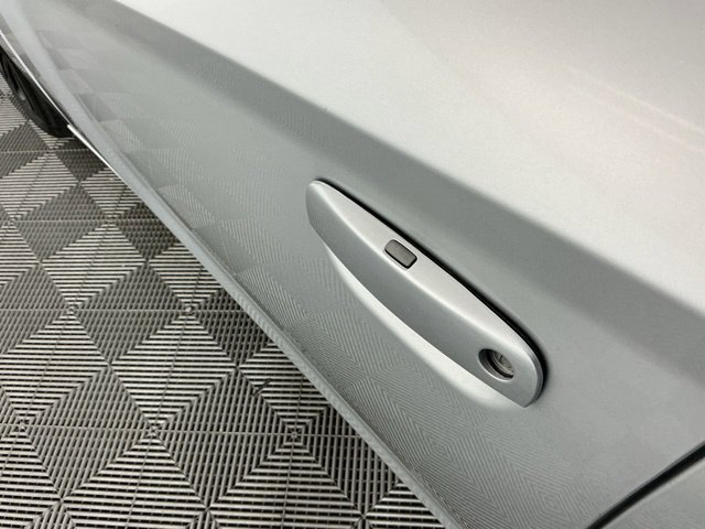 Used 2019 Dodge Charger SXT RWD image 11