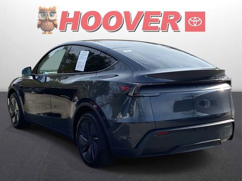 Used 2026 Tesla Model Y 2WD image 5