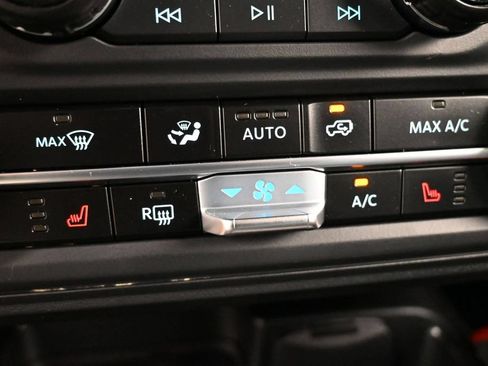 Used 2025 Ford Bronco Heritage Edition AWD/4WD image 14