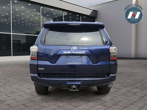 Used 2015 Toyota 4Runner SR5 AWD/4WD image 4