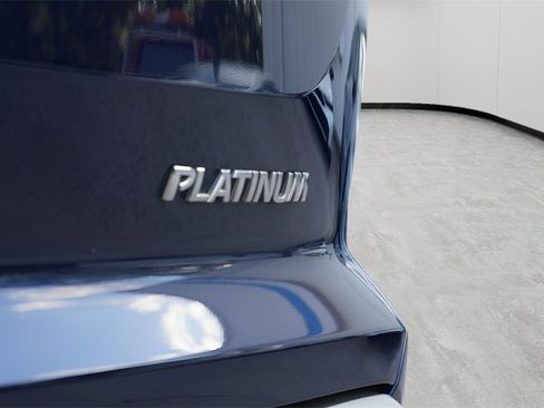 Used 2022 Nissan Pathfinder Platinum w/ Cargo Package image 7