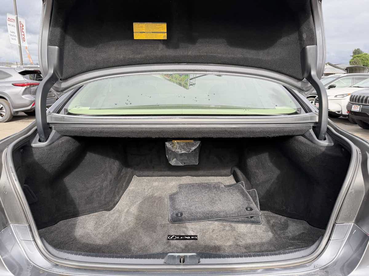 Used 2014 Lexus LS 460 w/ Comfort Package RWD image 24