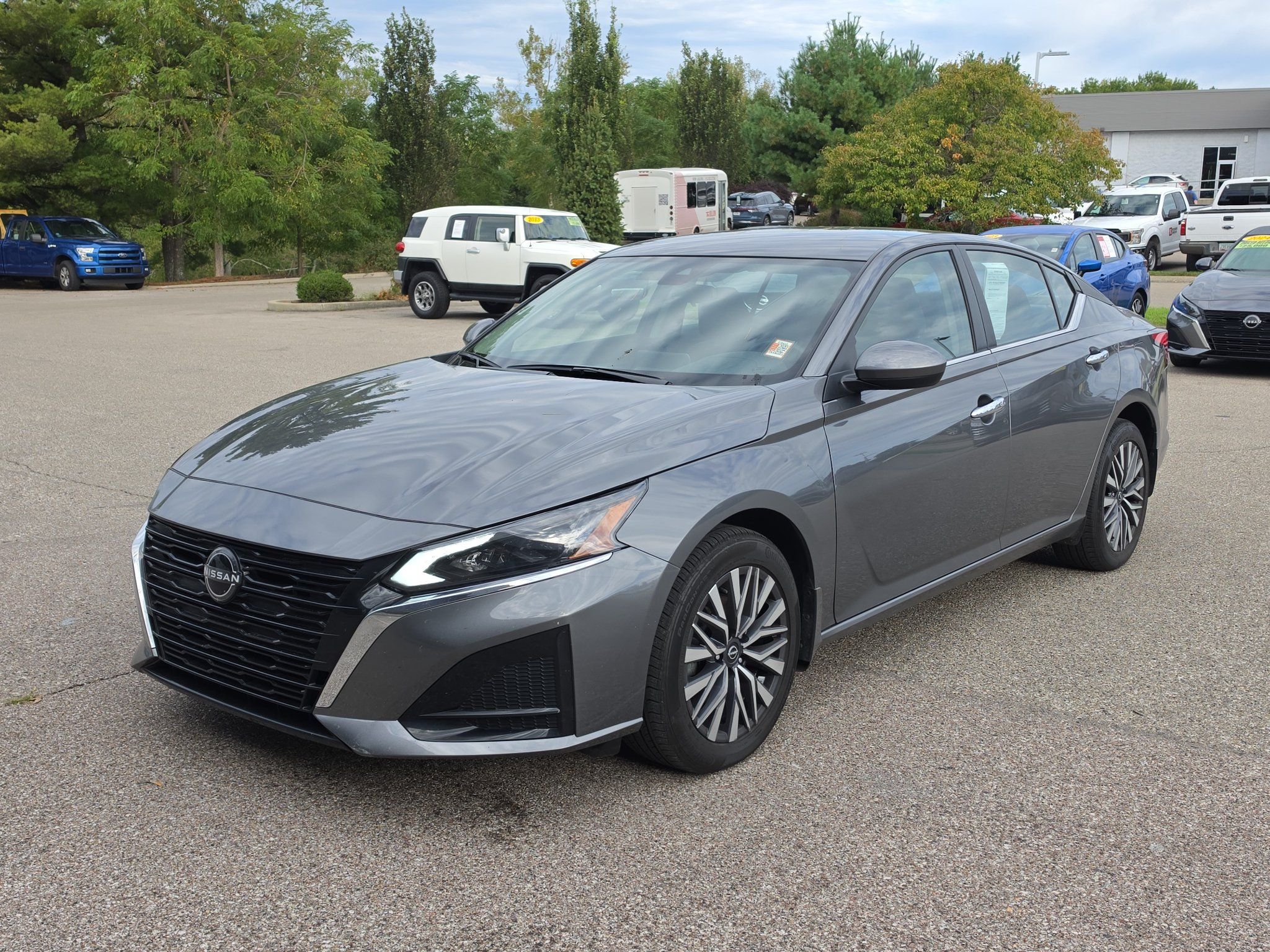 Used 2023 Nissan Altima 2.5 SV AWD/4WD image 3
