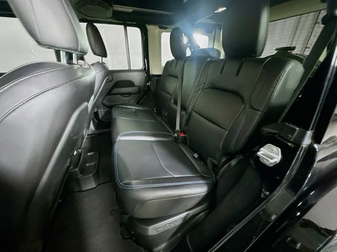 Used 2021 Jeep Wrangler Rubicon w/ Cold Weather Group image 26