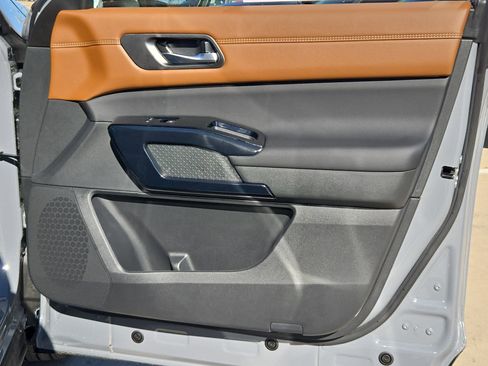 New 2026 Nissan Pathfinder Platinum image 22