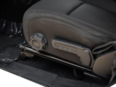 Used 2020 Jeep Wrangler Unlimited Sahara image 29