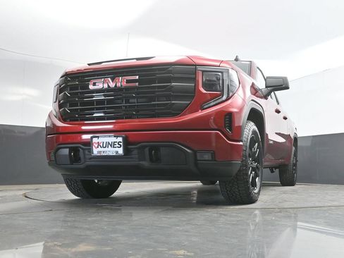 Used 2023 GMC Sierra 1500 Elevation AWD/4WD image 34