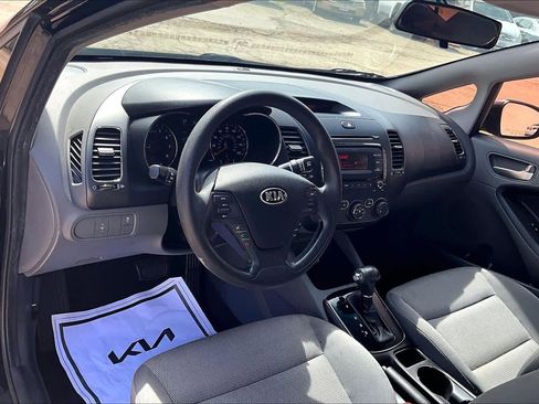 Used 2017 Kia Forte LX image 16