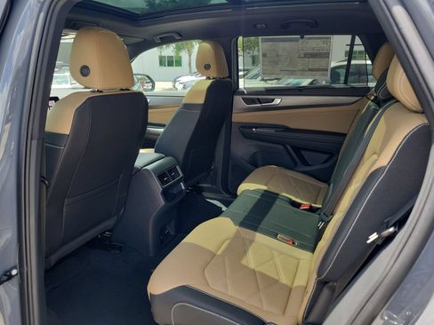 New 2026 Volkswagen Atlas Cross Sport SE FWD image 5