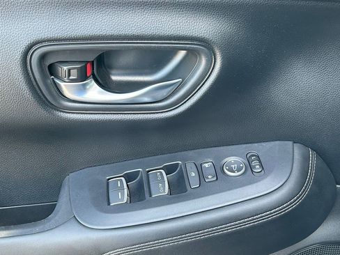 Used 2024 Honda HR-V EX-L image 9