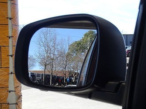 Used 2017 Dodge Grand Caravan SE image 32