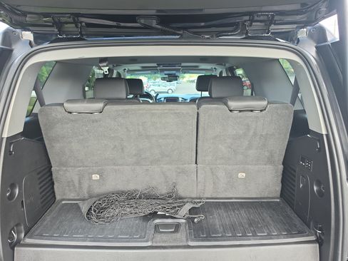Used 2019 Chevrolet Tahoe LT w/ LT Signature Package AWD/4WD image 5