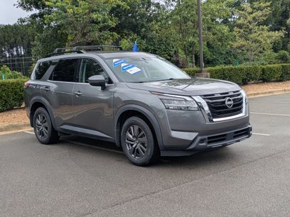 Used 2022 Nissan Pathfinder SV