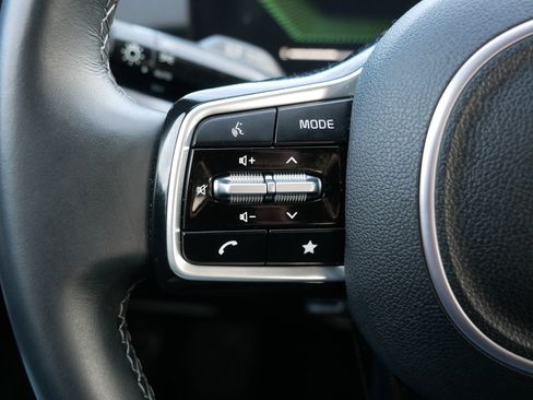 Certified 2025 Kia Sorento S image 31